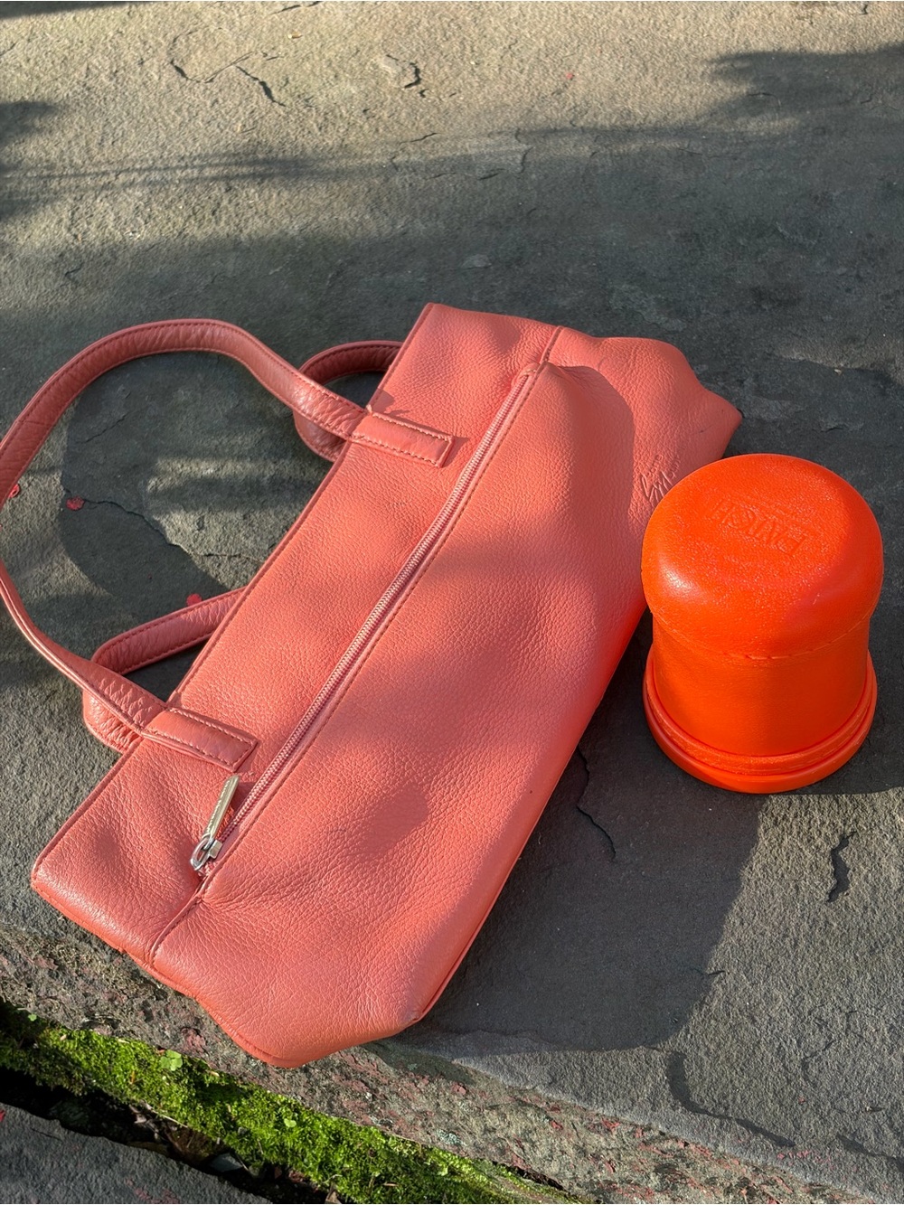 stone mountain handbag. Salmon Color. Two outside zippers. - Picture 8 of 8